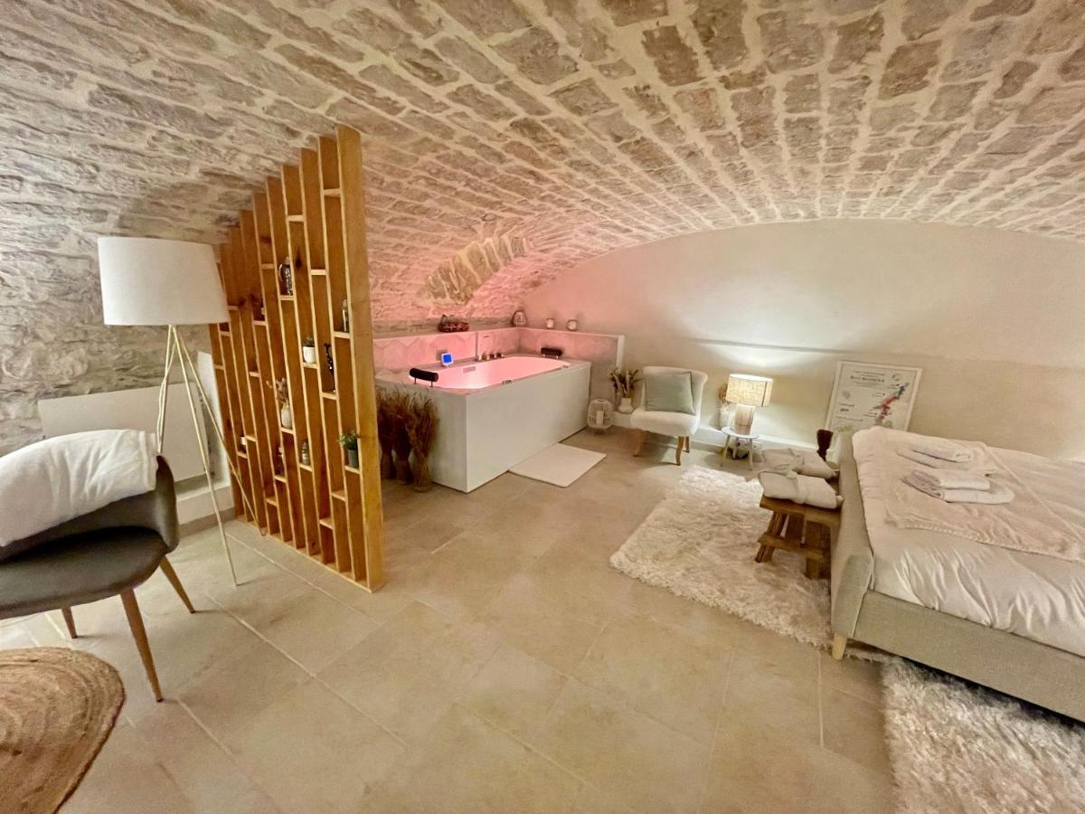 La Maison Pinot Noir